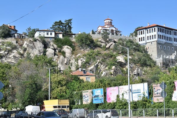 Опасните скали на Джамбаз тепе в Пловдив.
