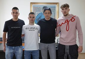 Трима юноши подписаха договори с "Левски"