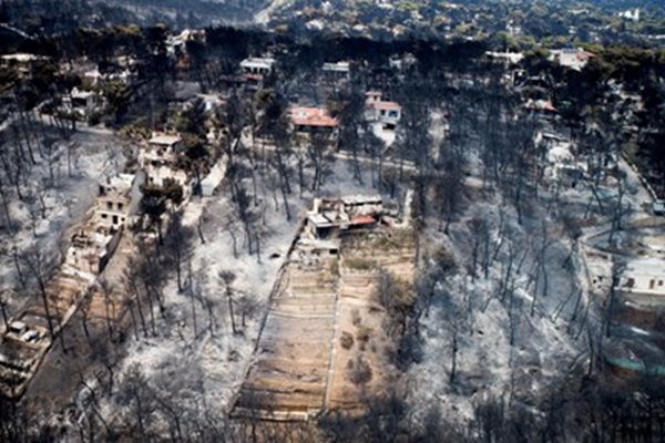 Курортното селище Мати след опустошителния пожар  СНИМКА: Ройтерс