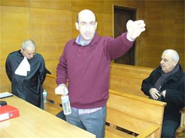 Йордан Лечков в съдебната зала на Старозагорския окръжен съд.
СНИМКИ: АВТОРЪТ