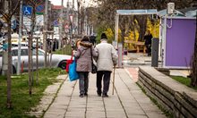 Пенсионерите в София вземат 500 евро, вече са 2 пъти по-богати от тези в Кърджали (Инфографика)