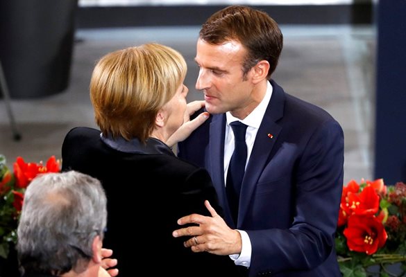 Френският президент Еманюел Макрон и германският канцлер Ангела Меркел Снимки: Ройтерс