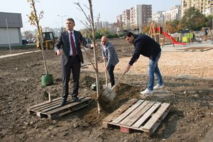 Вече залесяват, а след 3 седмици пускат най-модерния парк в "Тракия"