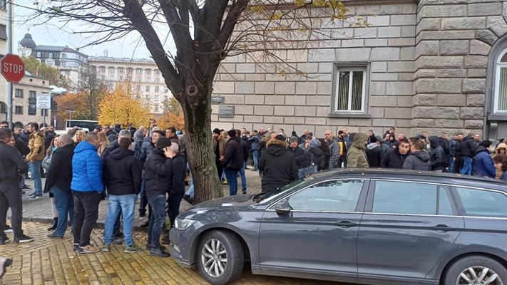 Около 350 полицаи дойдоха на демонстрацията. СНИМКА:АВТОРЪТ