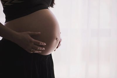 A Varna woman pregnant in the ninth month, with a positive COVID-19 test, was not admitted to any medical institution in the coastal city PHOTO: Pixabay