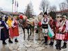 Атрактивно шествие на коне и каруци в Банско (снимки)