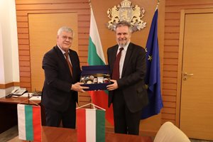 Министър Кирил Вътев се срещна с посланика на Унгария д-р Миклош Борош