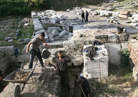 23 700 лева се дават за дофинансиране на разкопките на Източната порта.