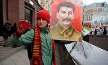 Сталин съсипва живота на дъщеря си, но тя винаги го оправдава