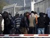 Мигранти се биха с охраната на гръцкото пристанище Патра