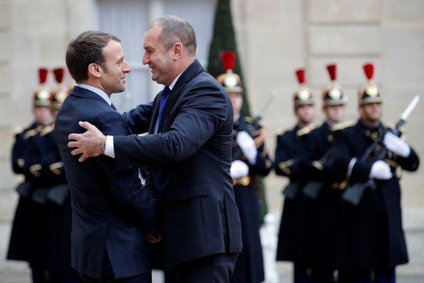 Френският държавен глава Еманюел Макрон е поканил и президента Румен Радев в Париж в края на месеца.