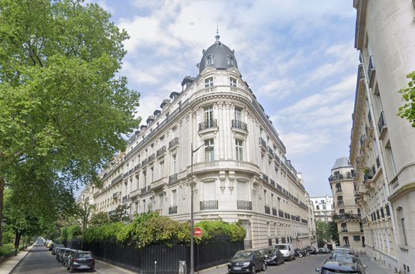 Сградата, където е апартаментът в Париж. СНИМКА: Google Street View
