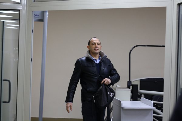 Бившият кмет на пловдивския район "Северен" Ральо Ралев в съда.