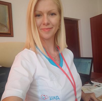 Яна Кашилска от 2 години е начело на ДКЦ-V, има докторантура по здравен мениджмънт.