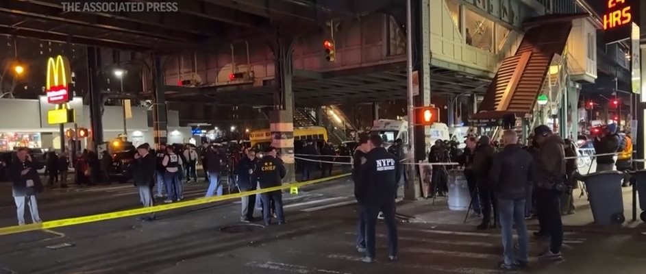 Стрелба в Ню  Йорк
Кадър @AssociatedPress , Youtube