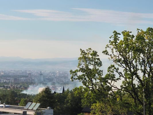 A fire is burning at the foot of Vitosha PHOTO: Facebook/ Kv.  Simeonovo