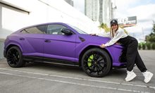 Фен продава Lamborghini Urus, спечелено от томбола на Шакира - няма пари за гориво и застраховка