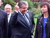 Вице на Меркел показа среден пръст на неонацисти