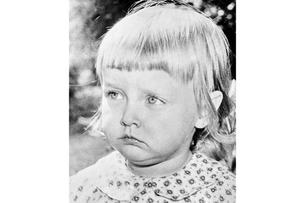 Роси Кирилова на 2 години