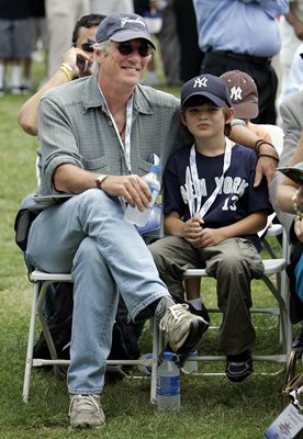 Актьорът със сина си през 2007 г. в Ню Йорк