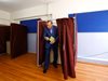 Разделена Турция гласува на исторически референдум