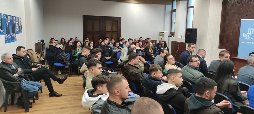 Младежката организация на Движението от Бургаска област се срещна с партийните си лидери в Руен