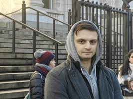 Велико Минков на протеста в памет на Пейо Пеев пред Съдебната палата