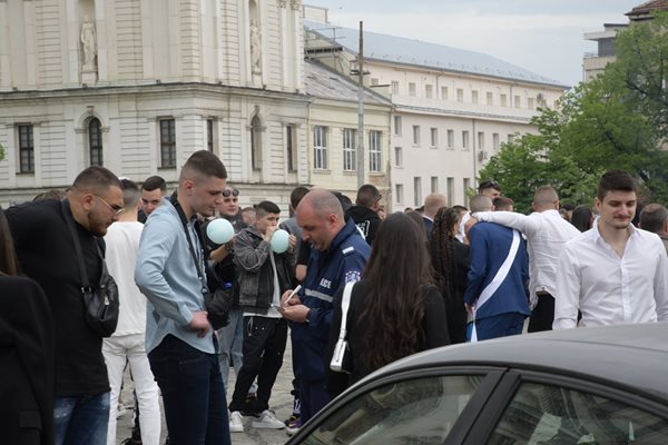 Някои от празнуващите не са се разминали без глоби