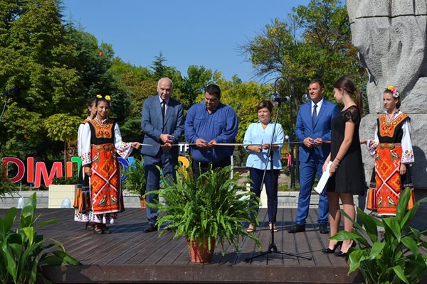 Обновеният градски център беше открит официално в петък.