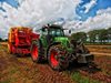 Френските фермери продължават блокадите в цялата страна