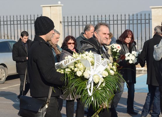 Погребаха Стефан Зашев