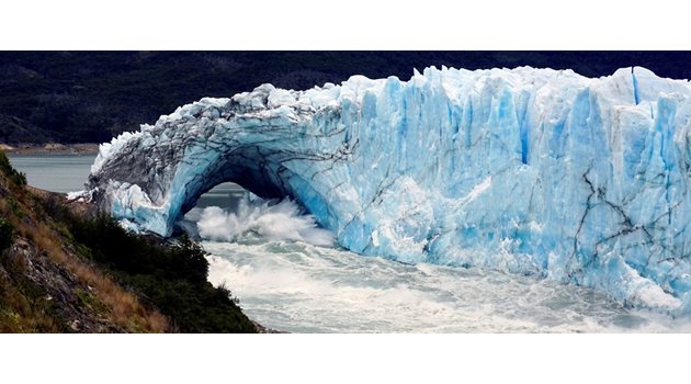 Истинската опасност според учените е топенето на ледниците.
