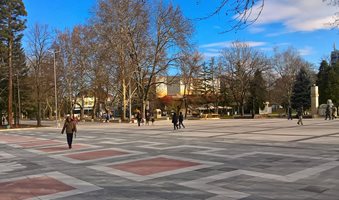 Ремонтът на площад „Жеравица“ в Монтана напредва