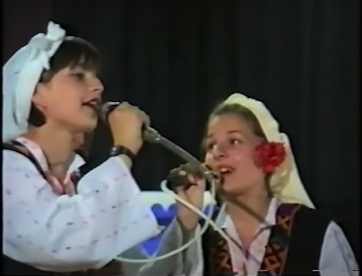 С Деси Слава пеят заедно от малки