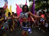Хиляди се включиха в гей парада в Рио (галерия)