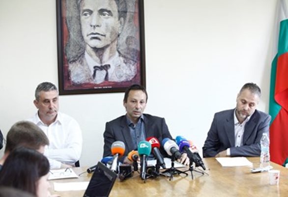 Румен Русев, Владимир Клисуров и Стефан Стефанов (от ляво на дясно) СНИМКА: Йордан Симeонов