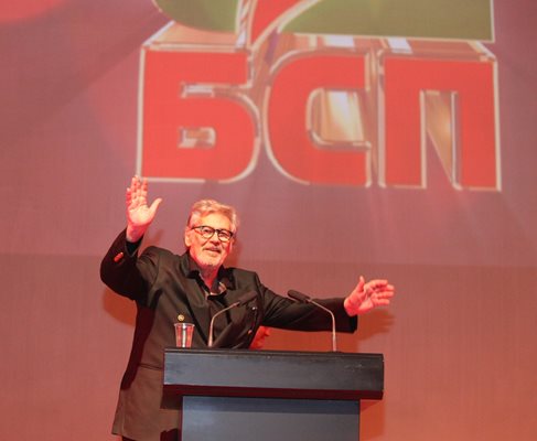 Партийната икона Стефан Данаилов почти винаги обръща конгресите на БСП.