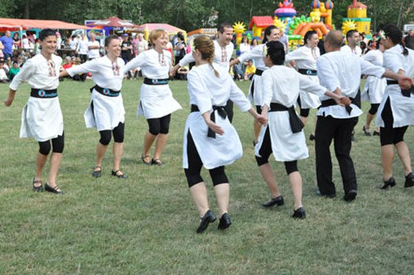 Фестивал за народни танци в Ягодово, спортна надпревара в Първенец и възстановка на "Еньовден" в Лилково ще се проведат този уикенд