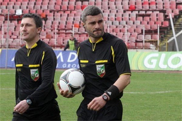 Цветан Кръстев (вдясно) неочаквано получи наряд за финала за купата
