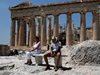 Гърците в шок, режат им пенсиите