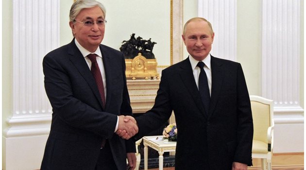  Руският президент Владимир Путин и държавният глава на Казахстан Касъм-Жомарт Токаев 