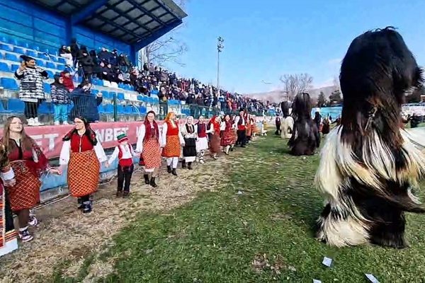 Над 10 хил. участници на кукерския фестивал в Симитли.