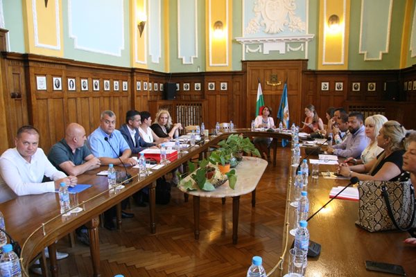 Консултациите с политическите сили в Пловдив приключиха с несъгласие за зам.-шефове и секретар на ОИК.