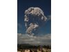 Вулканът Синабунг в Индонезия изригна (Снимки)