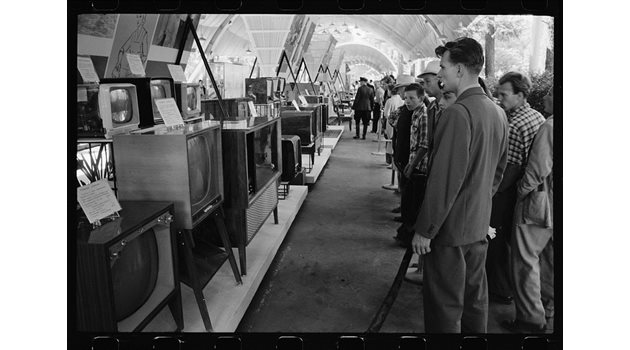 Руснаците недоумяват как американците през 1959 г. имат толкова много модели телевизори.