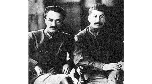Анастас Микоян - по-големият брат на авиоконструктора, помага на Сталин да вземе властта през 20-те години, но губи доверието му малко преди Вожда да почине през 1953 г.