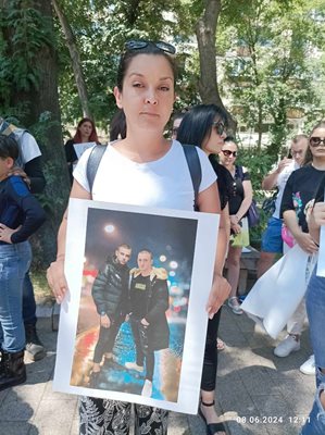 Галина Илчева загуби 16-годишни си син Тодор след удар в дърво край Кадиево, загина и приятелят му Виктор.
