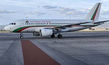Кацна самолетът с 92 българи, евакуирани от Израел (Видео, снимки)