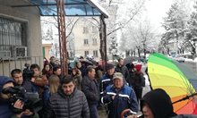 Протест в Момчилград заради убийството на 7-годишната Дамла