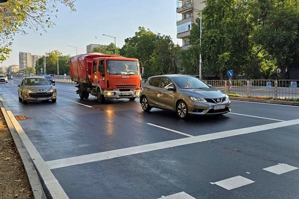 Колите вече минават по обновения участък. Снимки: Община Пловдив